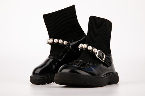 白底襪靴童鞋兒童用品攝影圖 攝影圖 下載至來源處